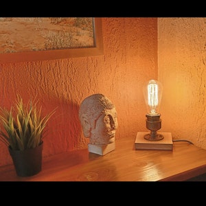 lampe à poser originale douille industrielle et socle chêne image 3