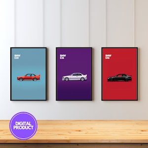 Peut inclure: Trois impressions numériques de voitures BMW, chacune avec un modèle et une couleur différents. Les impressions sont encadrées en noir et affichées sur un mur blanc. Le texte sur les impressions indique "BMW E30", "BMW E36" et "BMW E46".