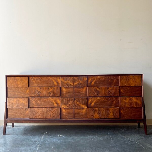 Vintage MCM ROSEWOOD brutalist style 8 drawer long dresser by Brande Mobelfabrik