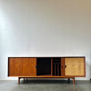 Mid Century Danish Fully restored OS 28 teak sideboard by Arne Vodder, for Sibast Møbler, Denmark. image 2