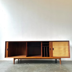 Mid Century Danish Fully restored OS 28 teak sideboard by Arne Vodder, for Sibast Møbler, Denmark. image 3