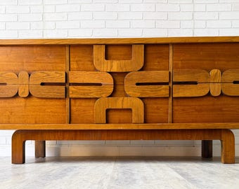 Brutalist vintage MCM oak credenza dresser by lane furniture 1970s