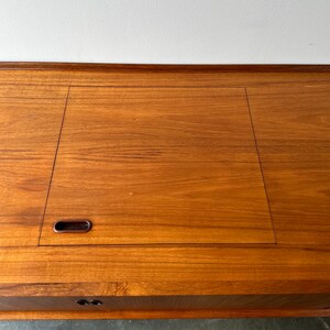 Mid Century Danish Fully restored OS 28 teak sideboard by Arne Vodder, for Sibast Møbler, Denmark. image 7