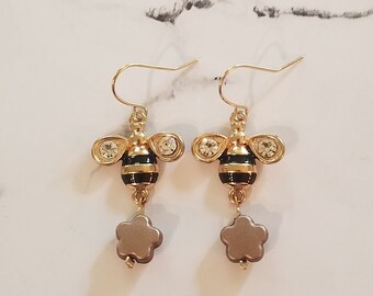 Bee Earrings, Beaded Bee Dangles, Bee Jewelry, Bee Lover, Earrings for Her, Gift Ideas for Her, Jewelry Gifts, Bees, Gifts for Mom