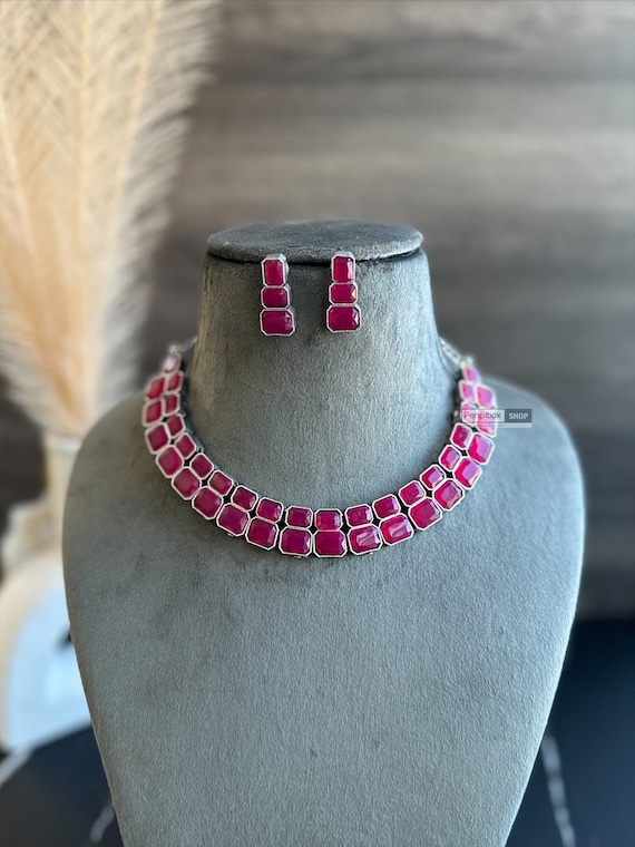 Joyas de plata oxidada, pendientes oxidados con piedras rubí