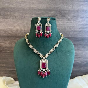 Tayani vergulde robijn doublet sierlijke ketting set