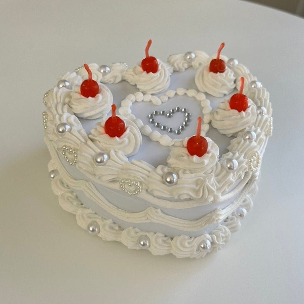 White Buttercream Cake Jewelry Box / White Jewelry Box / Y2K/ Heart Cake / Viral Cake / Accessory Holder / Jewelry Box