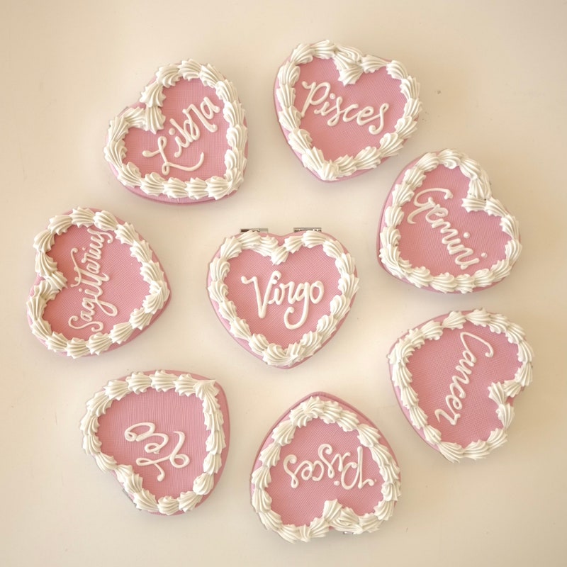 💕BUY 2 FREE SHIPPING💕Custom Heart Shaped Compact Cake Mirror