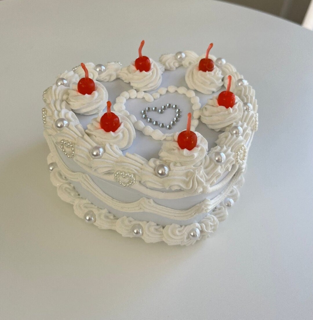 White Buttercream Heart Cake Jewelry Box: Y2K Accessory