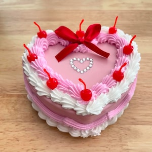Heart Cake Trinket Box: Faux Dessert Jewelry Storage