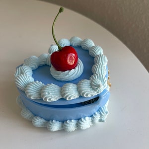 Light Blue Heart Cake Trinket Box: Mini Jewelry Storage