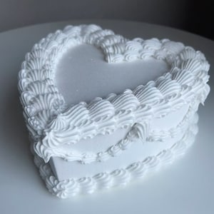 White Heart Cake/ Fake Cake / 7inch/Custom Heart/Heart Cake/Fake Food Prop/Cake Charm/Display Cake