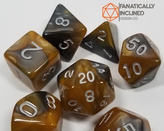 Karamel en grijze parel dobbelstenen set DND Dungeons and Dragons cruciale rol Polyhedral Pathfinder Tabletop Gaming TTRPG bruine toffee erts houtskool