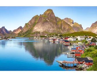 Photo of the village of Reine in the Lofoten Islands (Moskenes Municipality, Norway)