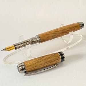 アイリッシュ ウイスキー バレル 万年筆 - スタイル 1 | 手作りの木製オーク ペン