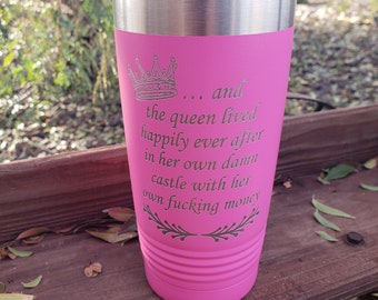 And the Queen woonde nog lang en gelukkig met haar in haar eigen kasteel... Optie om w-Name te personaliseren: 18 kleuren en 8 maten om uit te kiezen!
