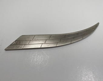 ACME Studio L.A. Abrecartas para la sala de conciertos de Disney, diseñado por el arquitecto Frank Gehry.