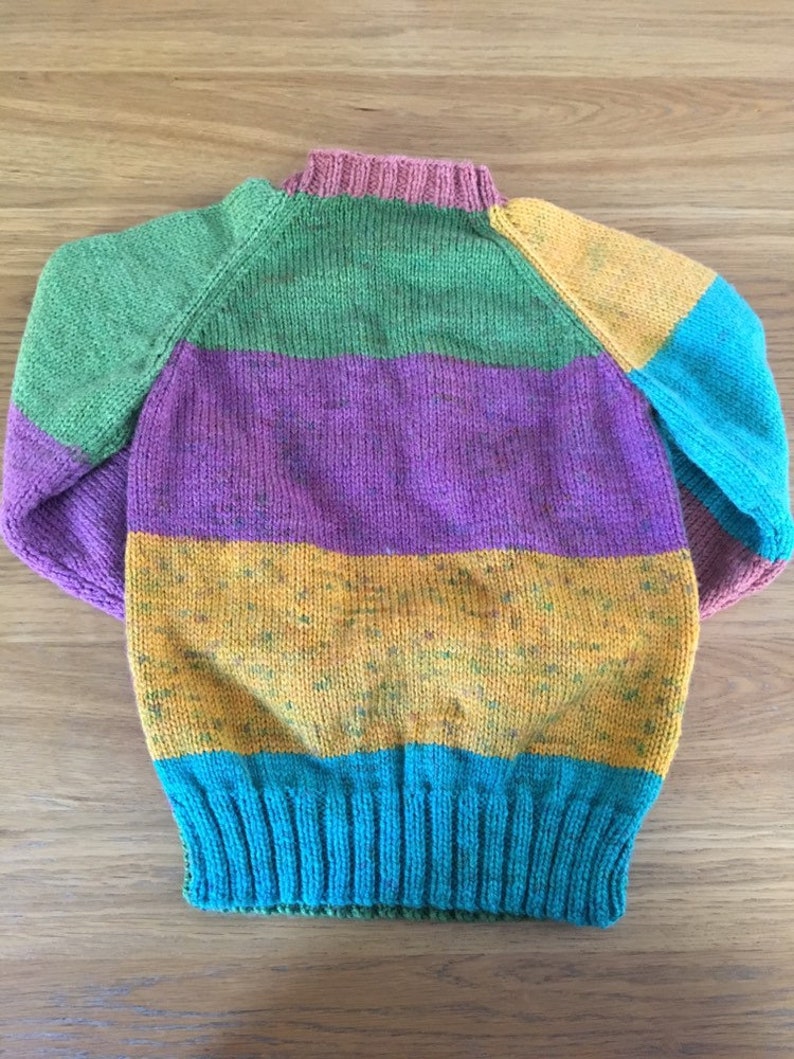 Rich shades of greens brown purple To fit age 8-9. Boy/'s sweaterjumperpullover