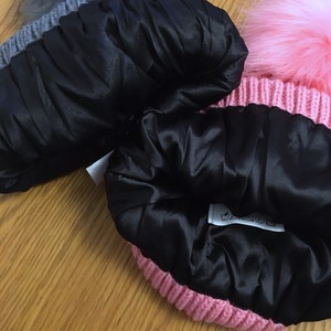 Satin lined chunky winter hat/ detachable Pom Pom. zdjęcie 3