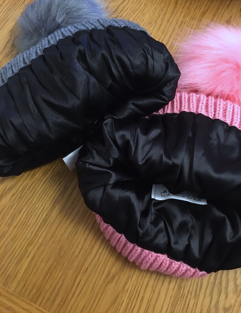 Satin lined chunky winter hat/ detachable Pom Pom. zdjęcie 3