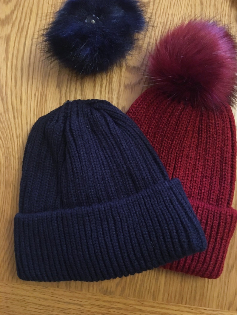 Satin lined chunky winter hat/ detachable Pom Pom. zdjęcie 2