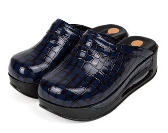 Textured Navy Blue Colored Design  Women&#39;s Comfy Clogs