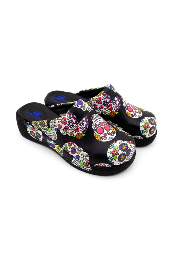 skull clogs women's