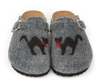 Felt Women's Grey Cat Embroidered Clogs & Comfy Clogs