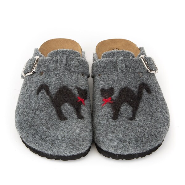 Felt Women's Grey Cat Embroidered Clogs & Comfy Clogs