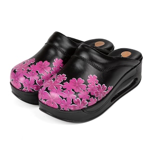 Pink Flowers Design  Women&#39;s Comfy Clogs