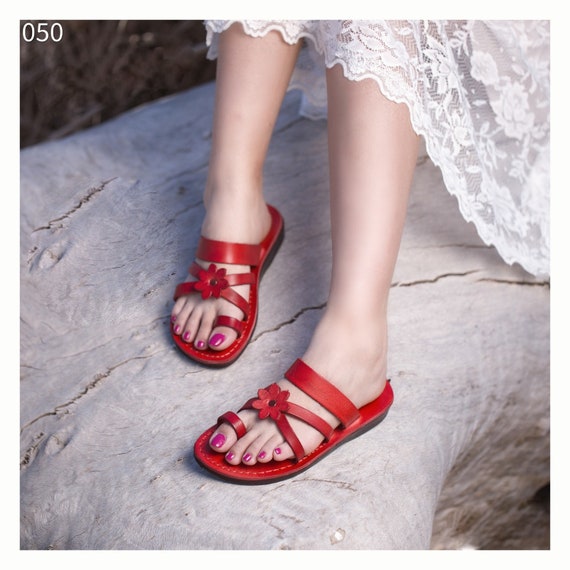 Leather strappy sandals flat Clearance