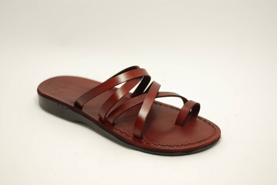 leather strappy sandals flat