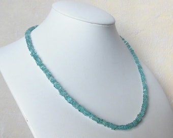 Apatite gemstone necklace – 47 cm necklace – 4 mm square discs – necklace