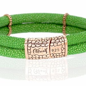 Green Stingray Leather Bracelet.Magnetic Lock Bracelet.Sterling Silver Bracelet. Leather Bracelet. Men Leather Bracelet.Women Bracelet