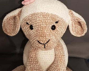 Lucy Lamb crochet pattern - chunky velvet yarn