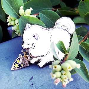 Star Carrier Enamel Pin Glow in the Dark Animals with Lantern Stars Gold Silver Pomeranian Puppy dog Cute Fantasy Kawaii Accessory