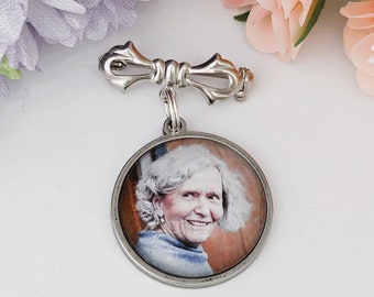 Groom Photo Buttonhole Charm Personalised Memorial lapel Photo Pin Boutonniere Photo charm Lightweight photo charm wedding bouquet