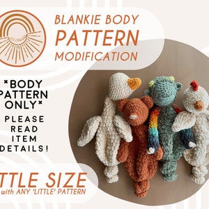 Pode incluir: Um padrão de download digital para crochetar um corpo de brinquedo de pelúcia. O padrão é para um tamanho "pequeno" e funciona com qualquer padrão "pequeno". A imagem mostra quatro brinquedos de pelúcia de crochê: um cisne branco, um dragão verde, um urso marrom e um frango branco.