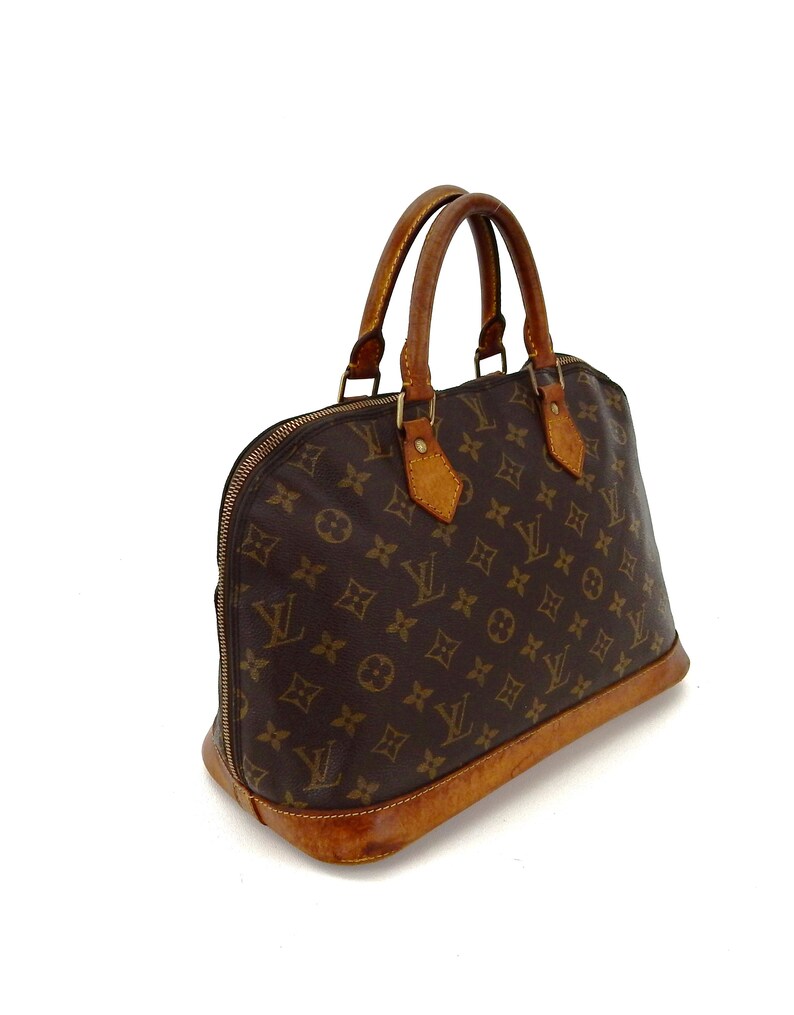 Dating vintage Louis Vuitton