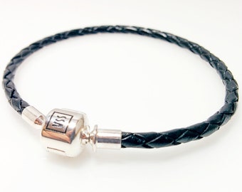 パンドラ純正編み込みレザーTバーブレスレット - 22 cm / 8.6インチ