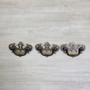Set med 3 lådhandtag i vintage-stil i mässing, fladdermusmönster, Chippendale-stil, 7,5 cm