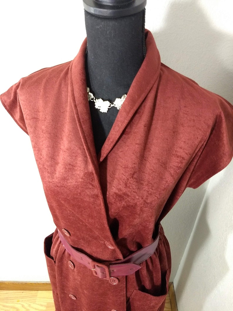 Retro Long Coat Gifts for Her Size M Velvet Short Sleeve Women/'s Vintage Designer Chic Mod Dress SALE 80/'s Neiman Marcus Burgundy Dress
