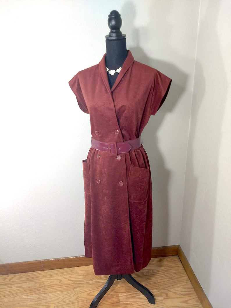 Retro Long Coat Gifts for Her Size M Velvet Short Sleeve Women/'s Vintage Designer Chic Mod Dress SALE 80/'s Neiman Marcus Burgundy Dress