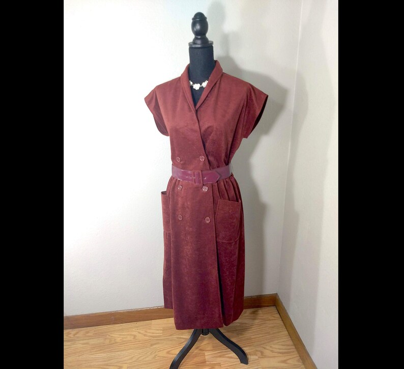 Retro Long Coat Gifts for Her Size M Velvet Short Sleeve Women/'s Vintage Designer Chic Mod Dress SALE 80/'s Neiman Marcus Burgundy Dress