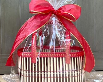 Empty Gift Basket, Christmas Gift Basket, Bamboo Gift Basket, Christmas Gift Wrapping, Gift Basket in Cellophane Bag, Holiday Gift Basket