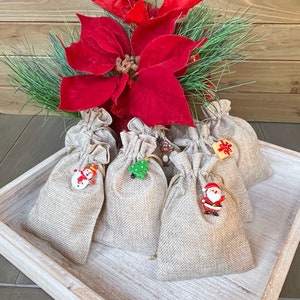 Set of 10 Christmas Burlap Bags, Christmas Favor Bags, Christmas Treat Bags, Christmas Goodie Bags, Holiday Favor Bags, Holiday Treat Bags