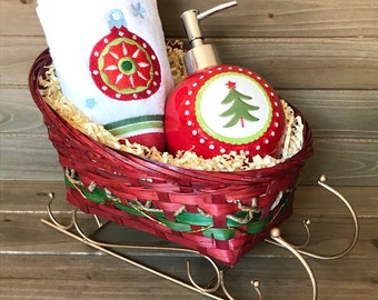 Christmas Gift, Christmas Gift Set, Christmas Decor, Christmas Towel and Soap Dispenser, Christmas Gift Basket, Holiday Gift, Sleigh Basket