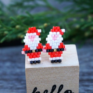 Santa Claus Earrings / Christmas Earrings Beaded / Holiday Jewelry