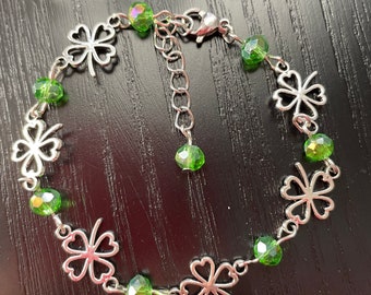 Bracelet de trèfle à quatre feuilles / Charme de trèfle à chance verte / Cadeau de la Saint-Patrick