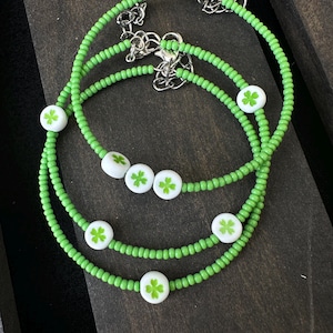 Armband klavertje vier / groene geluksklaverbedel / St. Patrick&#39;s Day-cadeau